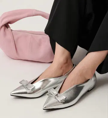 BEAUTY & YOUTH 실버 플랫슈즈