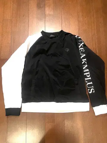 LUXEAKMPLUS 트레이닝복 블랙/화이트