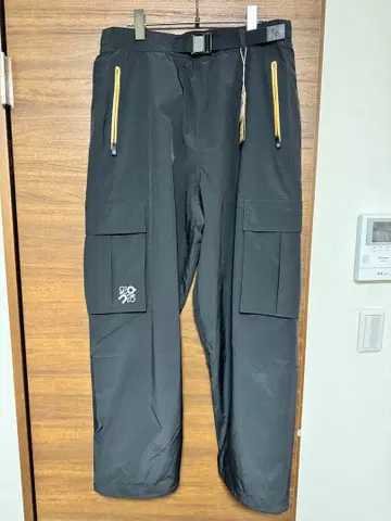 블랙 카고 팬츠 내수성 소재