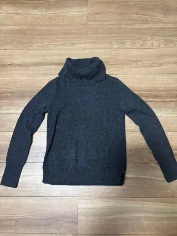 캐시미어 100% 유니클로 다크 그레이 터틀넥 스웨터 S