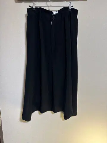 LIMI feu 블랙 사루엘 팬츠