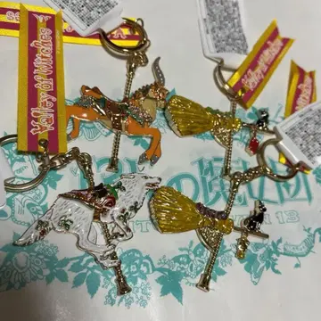 지브리 파크 마녀의 계곡 한정판 메탈 참 4개 힌 하울의 움직이는 성