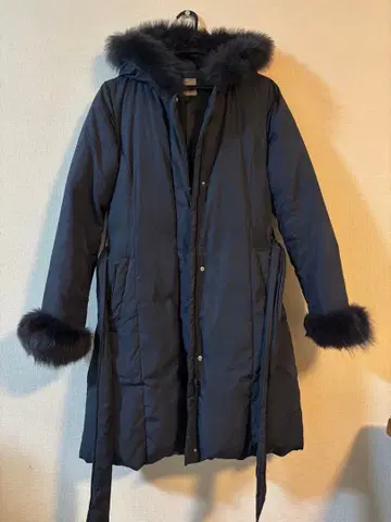 여성용 롱 다운 퍼 탈부착 가능 포켓 찢김 있음