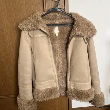 H&M*베이지 무스탕 자켓*