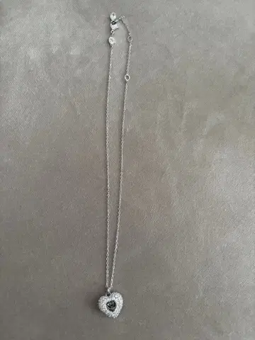 Swarovski 하트 모양 목걸이