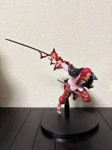 ONE PIECE 샹크스 피규어