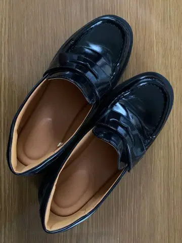 UNIQLO 컴필터치 로퍼 (블랙)