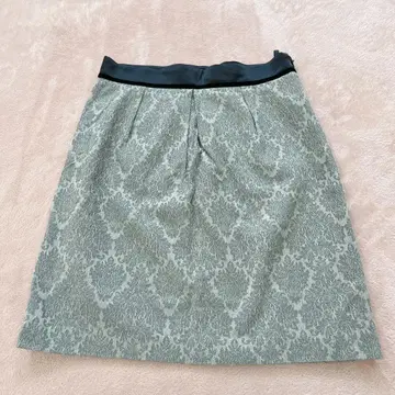 [ 새상품급 ] UNTITLED 언타이틀 스커트 SIZE 4