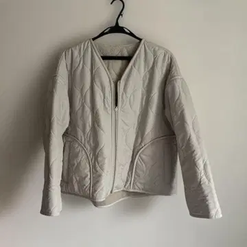 라이트 그레이 퀼팅 자켓