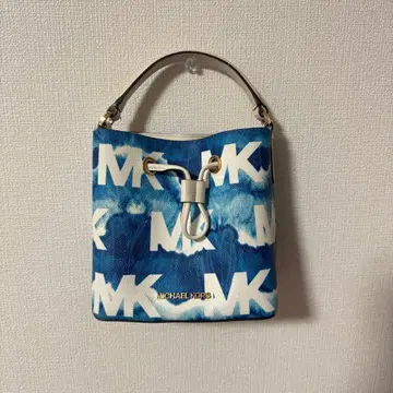 MICHAEL KORS 블루 화이트 로고 핸드백