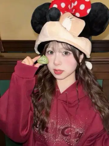 [ 새상품 ] AmlyCity 큐빅 후디 보르도 L 사이즈