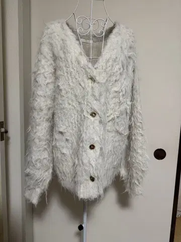 Chico 퍼 마감 화이트 가디건