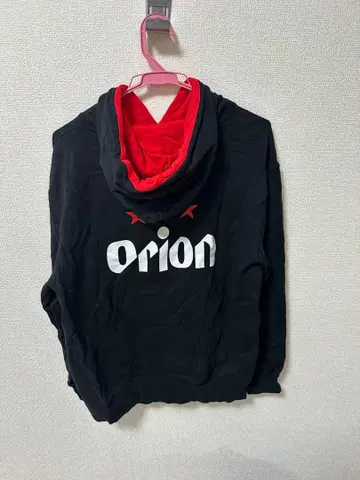 orion 블랙 레드 후드 부착 후드티