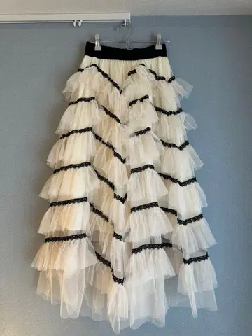 프릴 롱 스커트/화이트/샤샤 스커트