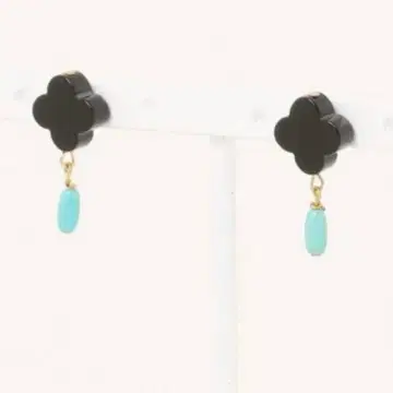 오닉스, 터콰이즈 귀걸이