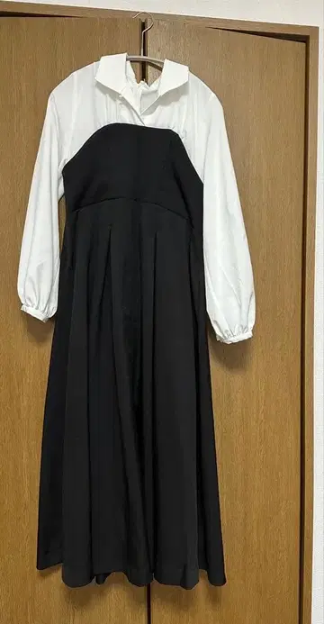 어반 리서치 센스 오브 플레이스 블라우스 도킹 원피스