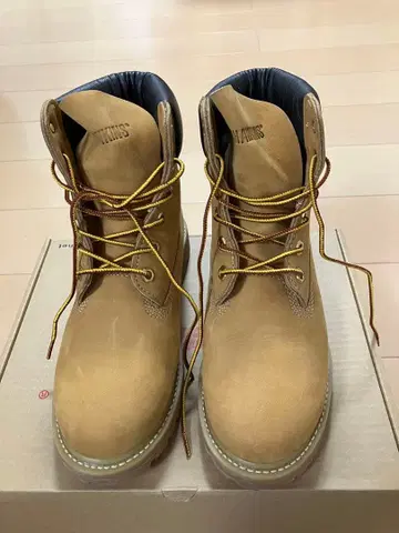 Hawkins 레이스업 부츠