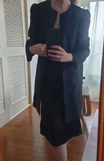 다크 그레이 롱 코트 퍼프 슬리브