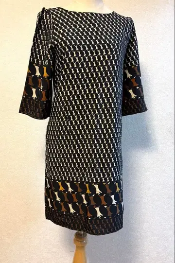 ORION LONDON 7부 소매 무릎 기장 원피스