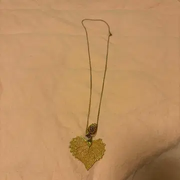 골드 하트 모양 잎 목걸이