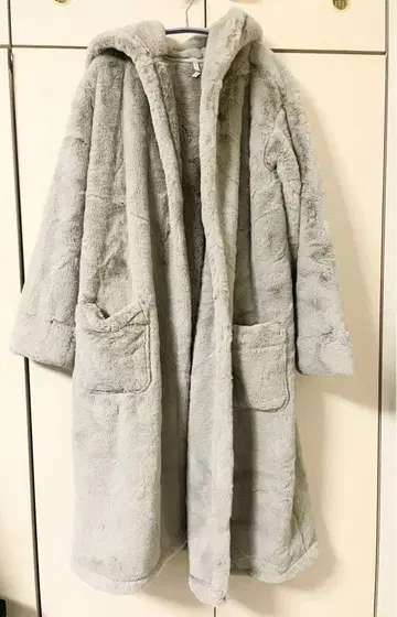 Pottery Barn 퍼 가운 & 슬리퍼