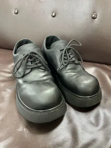 통굽 레이스업 슈즈 블랙