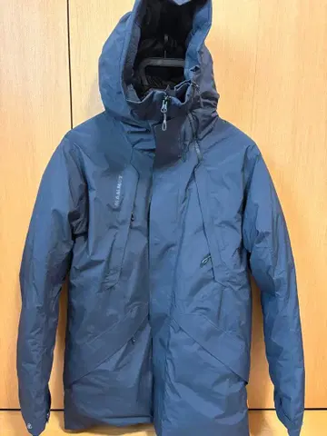 마무트 다운 ZUN HS THERMO HOODED PARKA M 사이즈