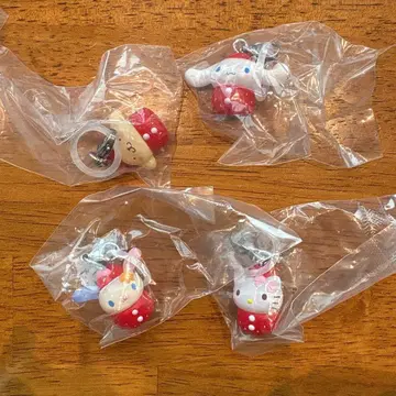 산리오 캐릭터즈 딸기 메지루시 액세서리