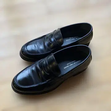 GREEN LABEL RELAXING 블랙 로퍼