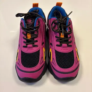 [ 미국 한정품 ] STEVE MADDEN 스니커즈 (24cm)