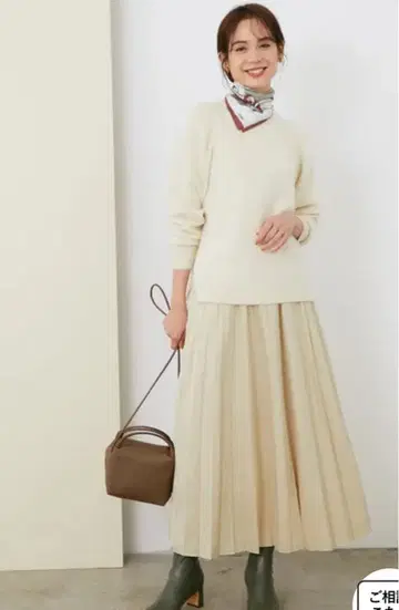 로페 레더라이크 아코디언 플리츠 스커트