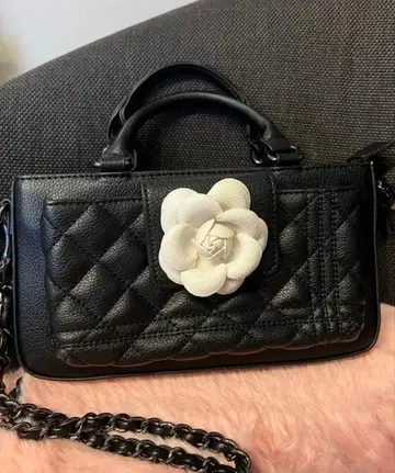 Riu 블랙 가죽 숄더백