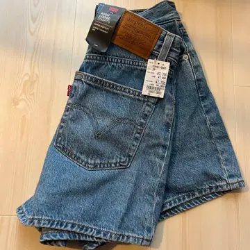 LEVI'S PREMIUM HIGH LOOSE SHORTS 25