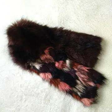 카로 인조 모피 브라운과 멀티 컬러 퍼 머플러