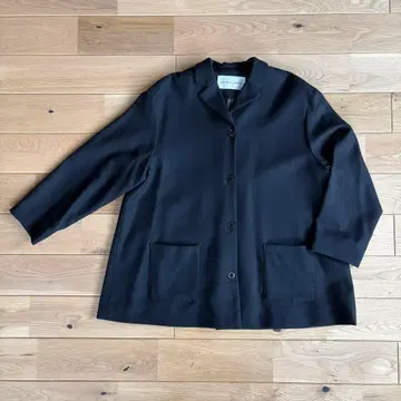 bulle de savon 블랙 버튼 부착 자켓