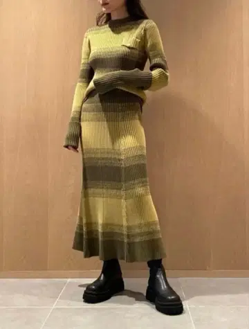 미라 오웬 Mila Owen 포켓 달린 소매 접이 니트 & 스커트 SET