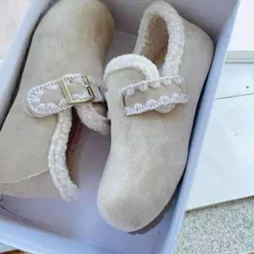 베이지 스웨이드 느낌 클로그 샌들