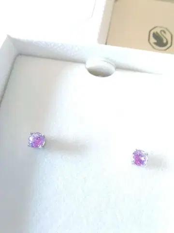 새상품 SWAROVSKI Chroma 1개 귀걸이 스와로브스키 퍼플