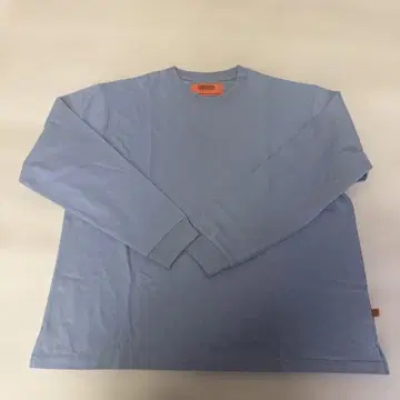 UNIVERSAL OVERALL 라이트 블루 긴팔 티셔츠