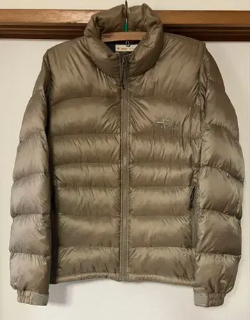 베이지 다운 자켓 스탠드 카라