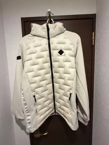 BRIEFING 화이트 다운 자켓 후드 부착 하이브리드 다운