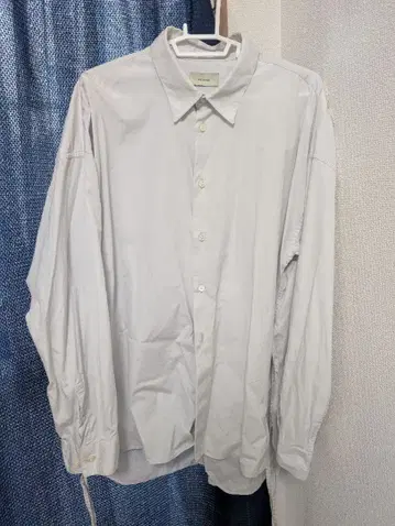 토와로니에 셔츠