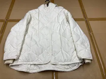 카사무지크 패딩 자켓 여성용 화이트 size 프리 미사용품