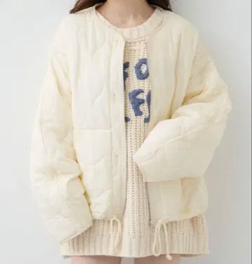 아이보리 퀼팅 자켓