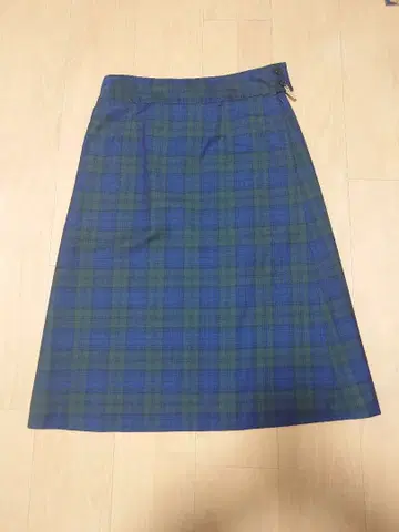 MARGARET HOWELL 블랙워치 패턴 스커트