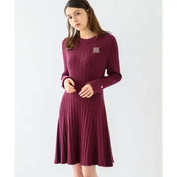 미슈마슈 브로치 포함 A라인 니트 원피스