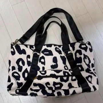 레오파드 무늬 보스턴 백 아이보리 여행