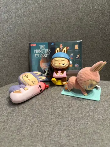 러브 더 몬스터즈 1:00 A.M. 피규어 요가