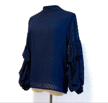 ORION LONDON 도트 무늬 벌룬 슬리브 블라우스