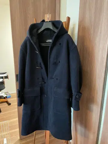 AUBERGE 네이비 더플 코트